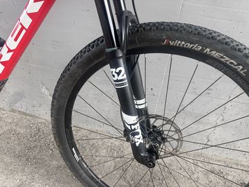 Trek Procaliber 9.7 2017 2017 Mountainbike usato, Rosso — immagine 6 di 13