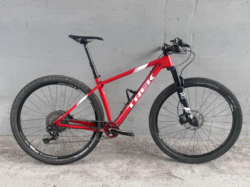 Trek Procaliber 9.7 2017 2017 Mountainbike usato, Rosso — immagine 1 di 13