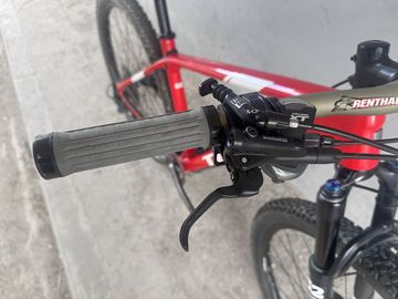 Trek Procaliber 9.7 2017 2017 Mountainbike usato, Rosso — immagine 7 di 13