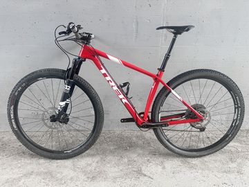 Trek Procaliber 9.7 2017 2017 Mountainbike usato, Rosso — immagine 2 di 13