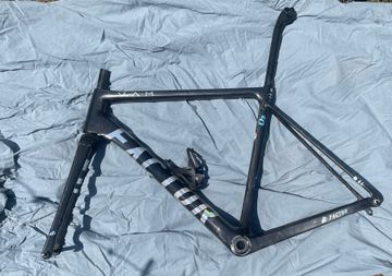 Used Factor O2 VAM 2022 Frameset 2022 Road & Gravel, Black — image 2 of 4