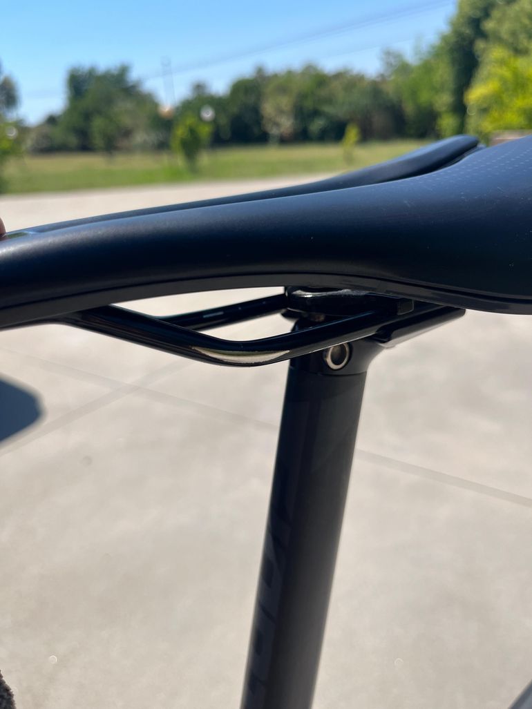 Used Giant TCR Advanced 1 Disc KOM 2019 2019 Road & Gravel, Light Gray — image 10 of 11