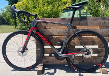 Used Giant TCR Advanced 1 Disc KOM 2019 2019 Road & Gravel