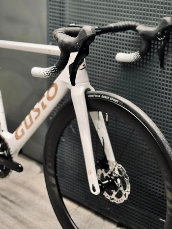 Used Gusto COBRA ULTRA 2024 Road & Gravel, White — image 2 of 10