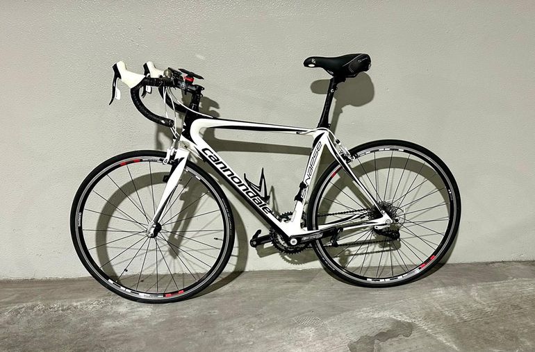 Gebrauchtes Cannondale 2015 Cannondale Synapse 54 2015 Road & Gravel, Weiß — Bild 1 von 12