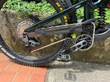 Used Trek Slash 9.8 GX AXS T-Type Gen 6 2024 2024 Mountainbike, Green, 27.5, 29 — image 4 of 4