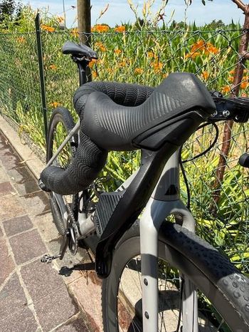 Used Canyon Grizl CF SL 7 eTap 2022 2022 Road & Gravel, Light Gray — image 5 of 9