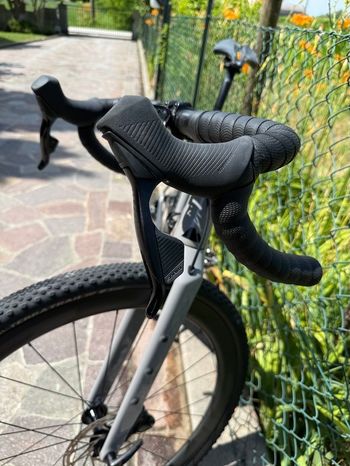Used Canyon Grizl CF SL 7 eTap 2022 2022 Road & Gravel, Light Gray — image 6 of 9