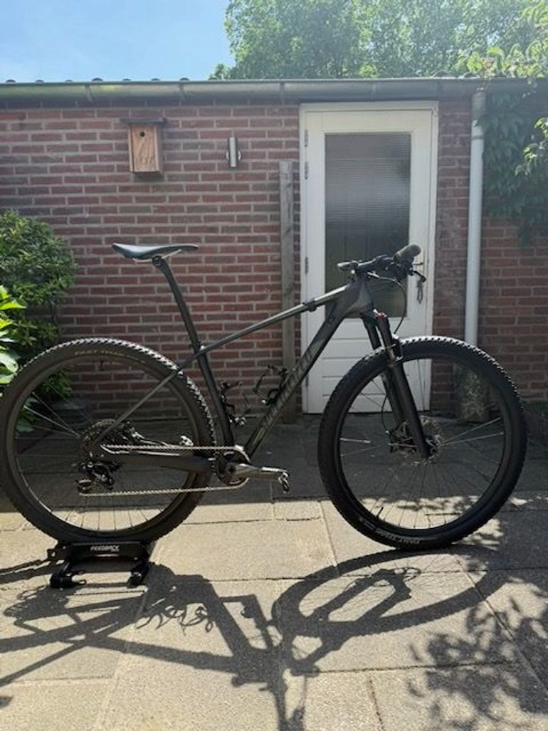 Used Specialized Stumpjumper Expert Carbon 29 World Cup, Size M 2016 Mountainbike, Black — image 1 of 18