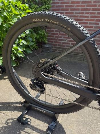 Used Specialized Stumpjumper Expert Carbon 29 World Cup, Size M 2016 Mountainbike, Black — image 3 of 18