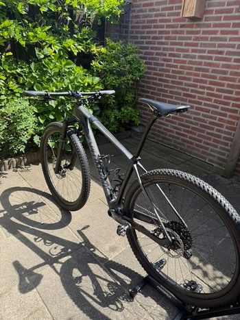 Used Specialized Stumpjumper Expert Carbon 29 World Cup, Size M 2016 Mountainbike, Black — image 7 of 18