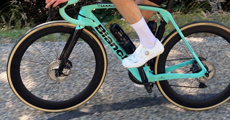 Used Bianchi Oltre XR3 Ultegra Di2 2020 2020 Road & Gravel, Blue — image 3 of 3