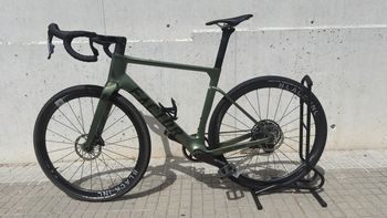 Used Factor Ostro SRAM Force eTap AXS 2025 Road & Gravel, Green — image 2 of 5