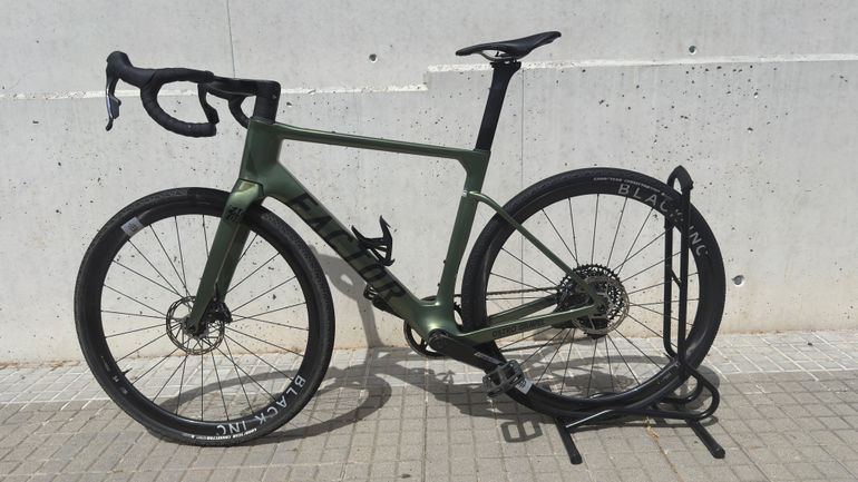 Used Factor Ostro SRAM Force eTap AXS 2025 Road & Gravel, Green — image 2 of 5