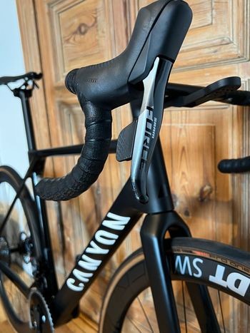 Used Canyon Ultimate CF SLX 8 Force AXS 2023 2023 Road & Gravel, Black — image 3 of 19