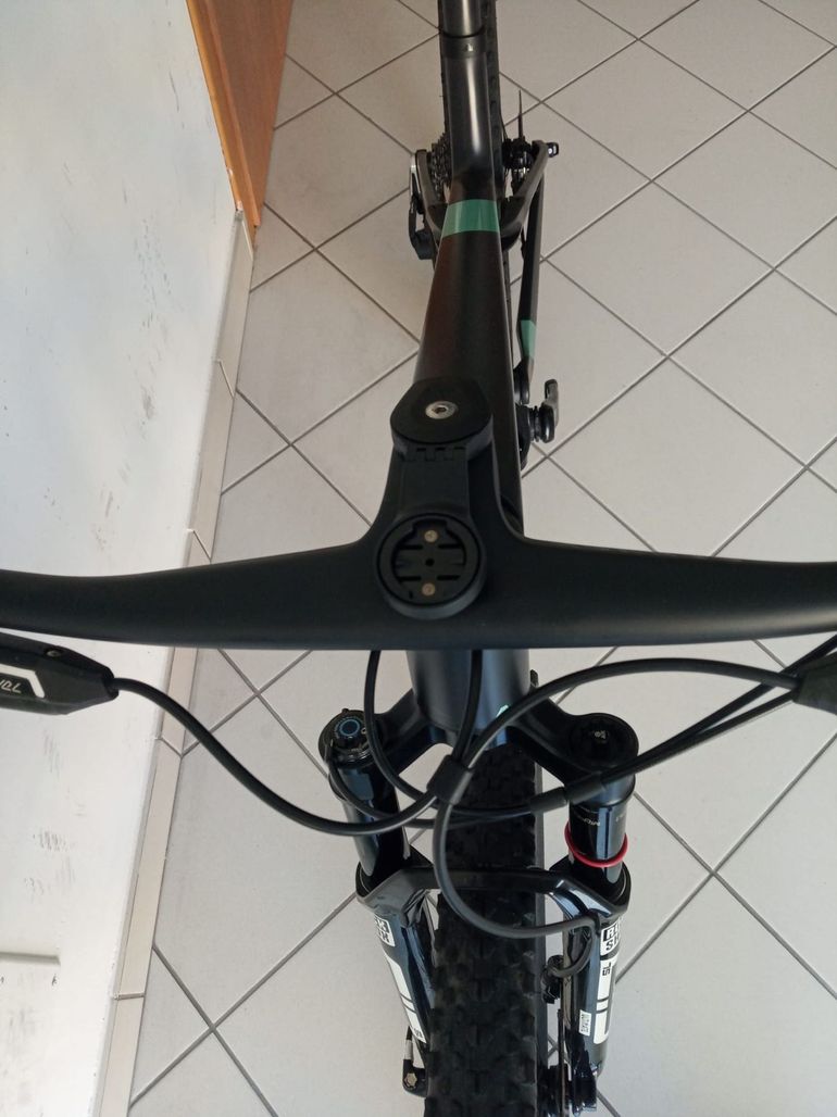 Used Canyon Lux World Cup CFR LTD 2024 2024 Mountainbike, Black, 29 — image 10 of 11
