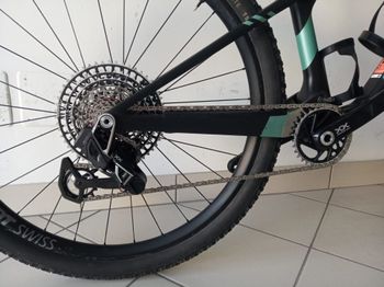 Used Canyon Lux World Cup CFR LTD 2024 2024 Mountainbike, Black, 29 — image 3 of 11