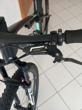Used Canyon Lux World Cup CFR LTD 2024 2024 Mountainbike, Black, 29 — image 7 of 11
