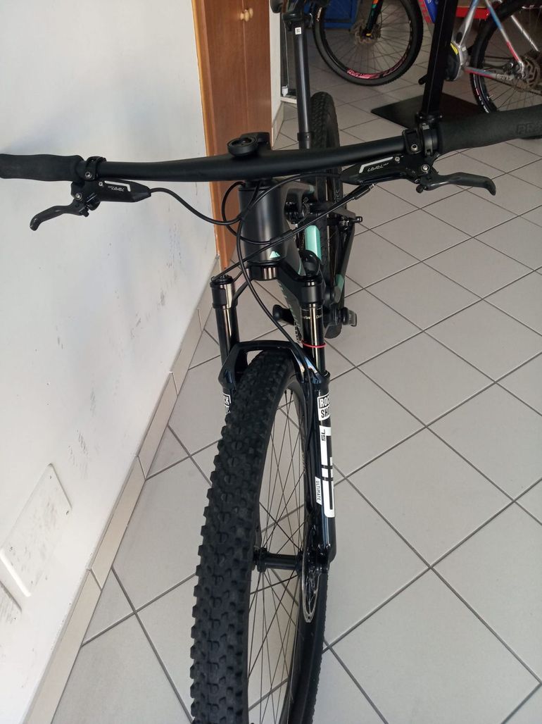 Used Canyon Lux World Cup CFR LTD 2024 2024 Mountainbike, Black, 29 — image 8 of 11