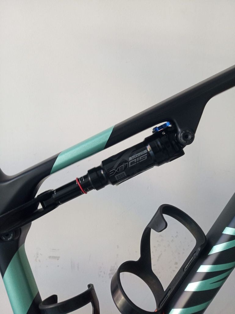 Used Canyon Lux World Cup CFR LTD 2024 2024 Mountainbike, Black, 29 — image 5 of 11