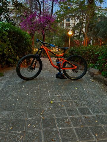 Tweedehands Giant Reign 1 2019 2019 Mountainbike — afbeelding 4 van 6