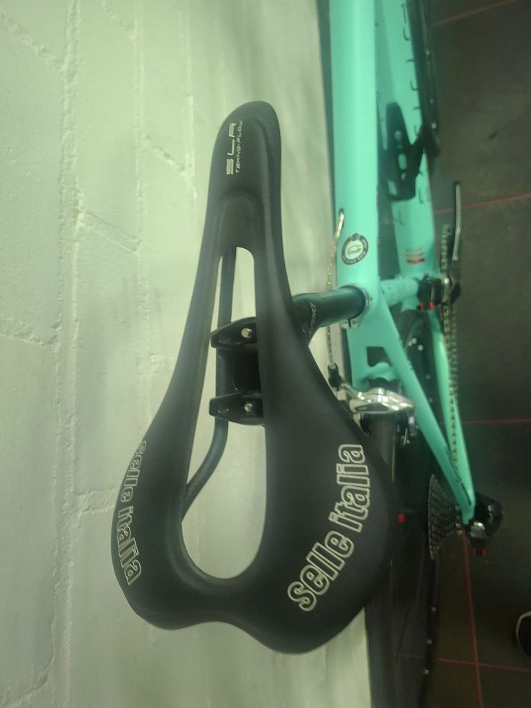 Used Bianchi Specialissima SRAM Red eTap 2020 Road & Gravel, Green — image 3 of 6
