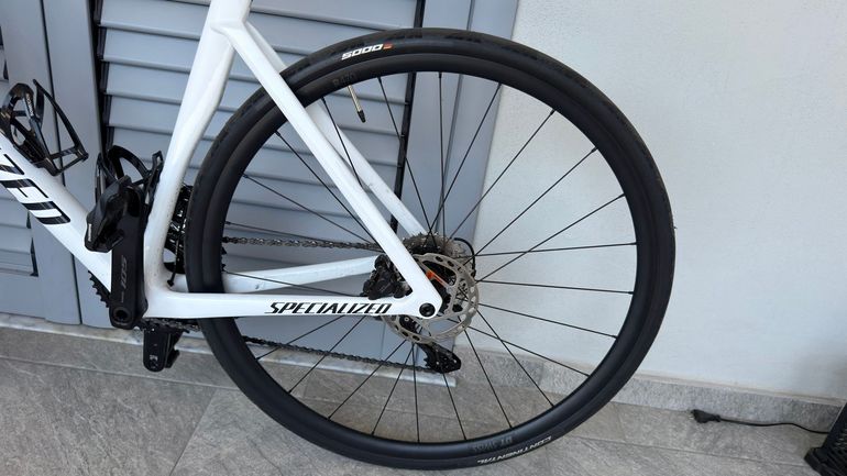 Used Specialized Tarmac SL7 Sport - Shimano 105 2026 2026 Road & Gravel, White — image 4 of 7