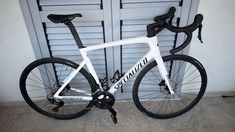 Used Specialized Tarmac SL7 Sport - Shimano 105 2026 2026 Road & Gravel, White — image 1 of 7