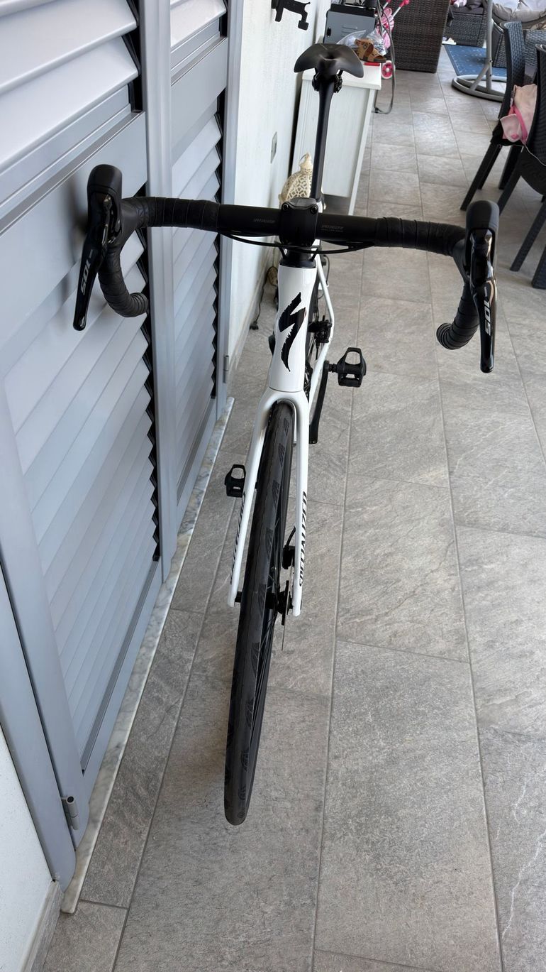 Used Specialized Tarmac SL7 Sport - Shimano 105 2026 2026 Road & Gravel, White — image 6 of 7