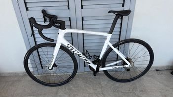 Used Specialized Tarmac SL7 Sport - Shimano 105 2026 2026 Road & Gravel, White — image 2 of 7