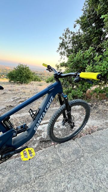 Used Santa Cruz Heckler SRAM X0 Eagle AXS (T-Type) 2025 Mountainbike, Blue, Mixed — image 8 of 16
