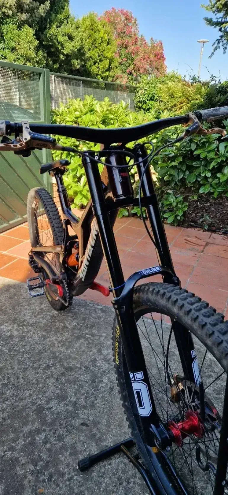 Used Santa Cruz V10 X01 MX / Carbon CC 2023 2023 Mountainbike, Black, 29, 27.5 — image 1 of 5