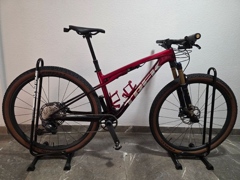 Used Trek Supercaliber Shimano Deore XT Di2 2026 Mountainbike, Red, 29 — image 1 of 8