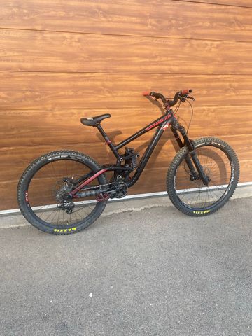 Gebrauchtes Scott Gambler Shimano ZEE 2017 Mountainbike, Schwarz — Bild 1 von 8
