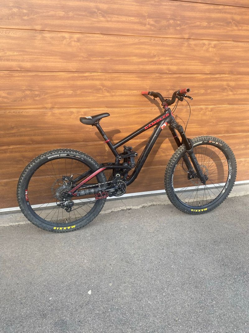 Gebrauchtes Scott Gambler Shimano ZEE 2017 Mountainbike, Schwarz — Bild 1 von 8