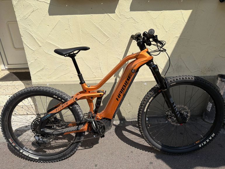 Used Haibike AllMtn CF 6 2024 2024 Mountainbike, Orange, 29 — image 1 of 4