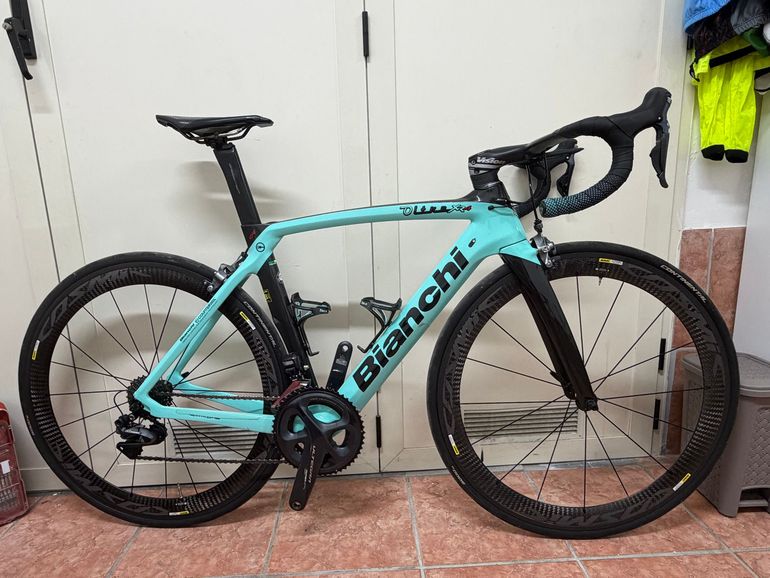 Käytetty Bianchi Oltre XR4 Ultegra Di2 2020 2020 Road & Gravel — kuva 2 / 3