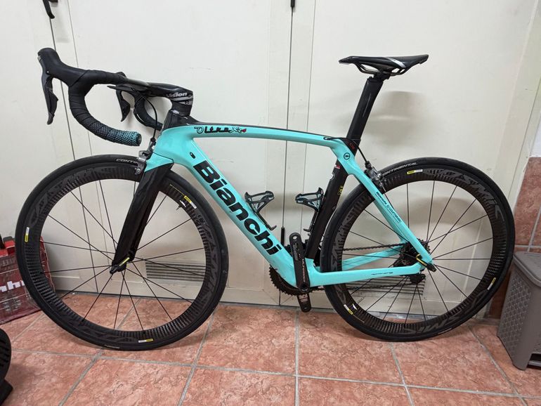 Käytetty Bianchi Oltre XR4 Ultegra Di2 2020 2020 Road & Gravel — kuva 1 / 3