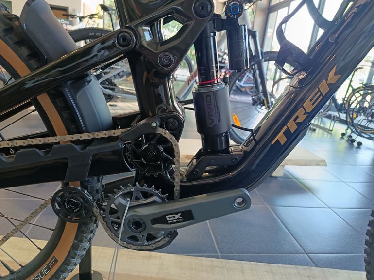 Brugt Trek Slash 9.8 GX AXS T-Type Gen 6 2025 2025 Mountainbike — billede 4 af 7