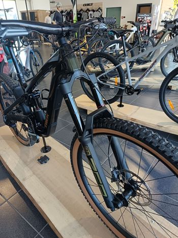 Brugt Trek Slash 9.8 GX AXS T-Type Gen 6 2025 2025 Mountainbike — billede 3 af 7