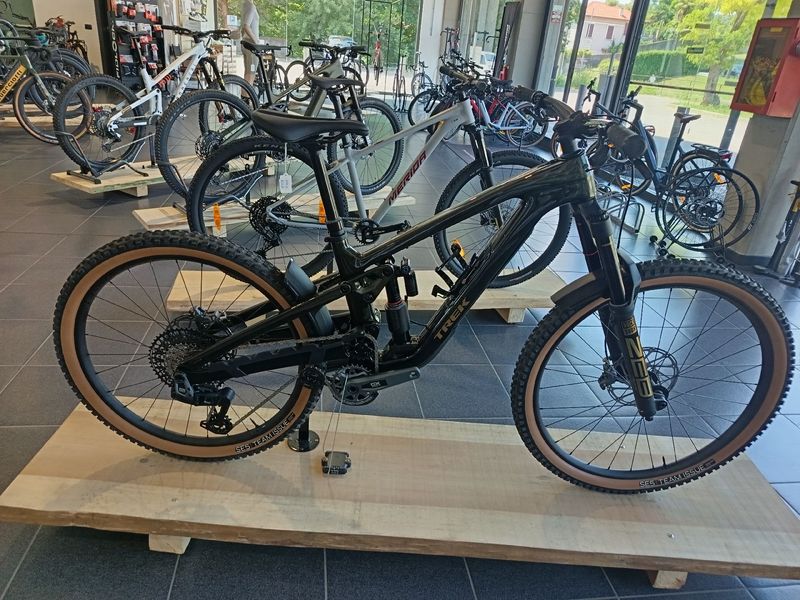 Used Trek Slash 9.8 GX AXS T-Type Gen 6 2025 2025 MTB