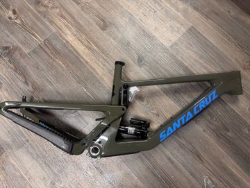 Gebrauchtes Santa Cruz BRONSON Frame / Carbon CC 2024 Frameset 2024 Mountainbike, Grün, 29, 27.5 — Bild 2 von 5