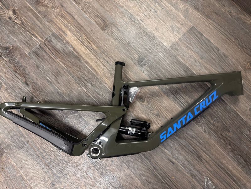 Gebrauchtes Santa Cruz BRONSON Frame / Carbon CC 2024 Frameset 2024 Mountainbike, Grün, 29, 27.5 — Bild 2 von 5
