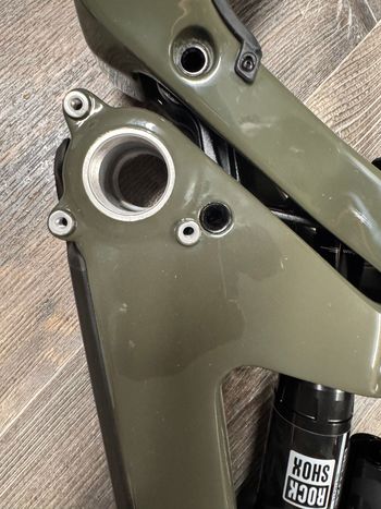 Used Santa Cruz BRONSON Frame / Carbon CC 2024 Frameset 2024 Mountainbike, Green, 29, 27.5 — image 3 of 5