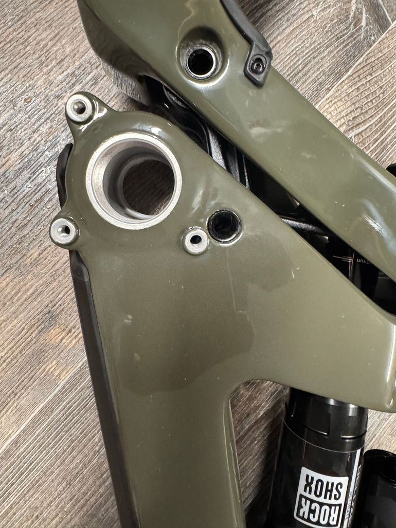 Used Santa Cruz BRONSON Frame / Carbon CC 2024 Frameset 2024 Mountainbike, Green, 29, 27.5 — image 3 of 5