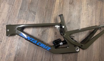 Brugt Santa Cruz BRONSON Frame / Carbon CC 2024 Frameset 2024 MTB