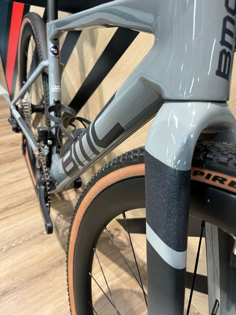 Used BMC Kaius 01 THREE 2026 2026 Road & Gravel, Light Gray — image 3 of 6