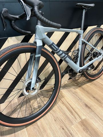 Used BMC Kaius 01 THREE 2026 2026 Road & Gravel, Light Gray — image 2 of 6