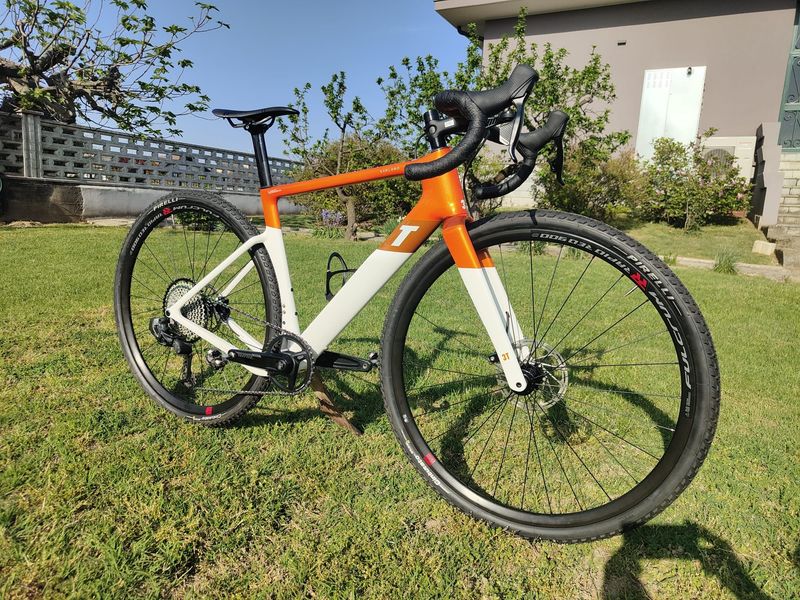 Käytetty 3T Exploro Racemax 2023 Road & Gravel