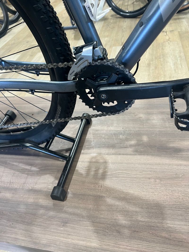 Giant Talon Shimano Altus 2024 Mountainbike d'occasion — image 3 sur 7
